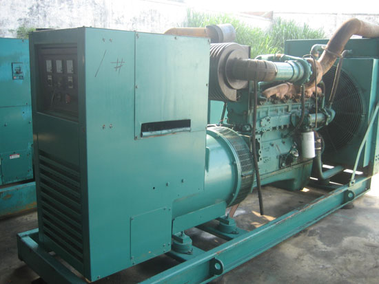 阜平租赁发电机- 发电机碳刷磨损的原因是什么