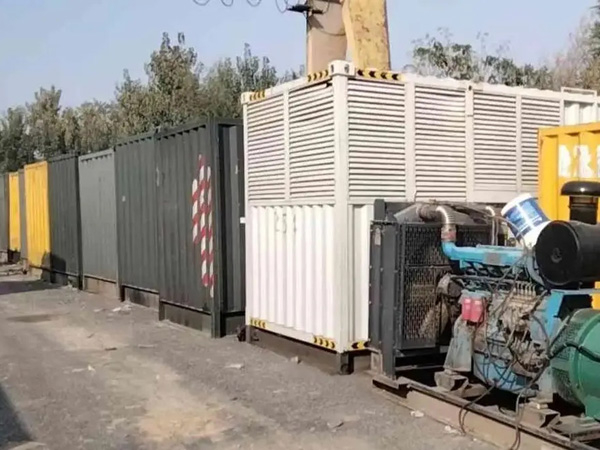 阜平200KW柴油发电机机组每小时油耗是多少？